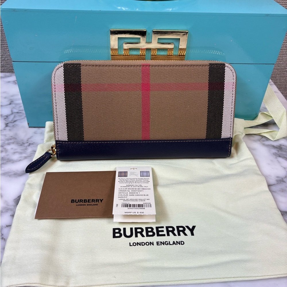 NWT Authentic Burberry House Check Canvas Dark Blue Zip Wallet - Retail $630 - Picture 1 of 8